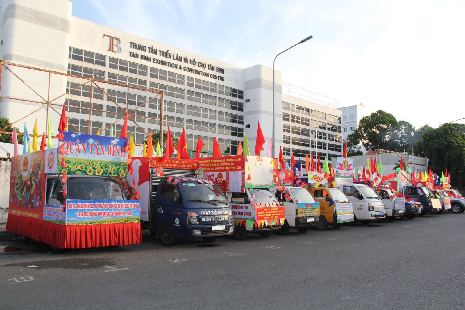 Tổ chức Khai mạc liên hoan xe hoa tuyên truyền bầu cử đại biểu Quốc hội khóa XV và đại biểu HĐND các cấp nhiệm kỳ 2021-2026