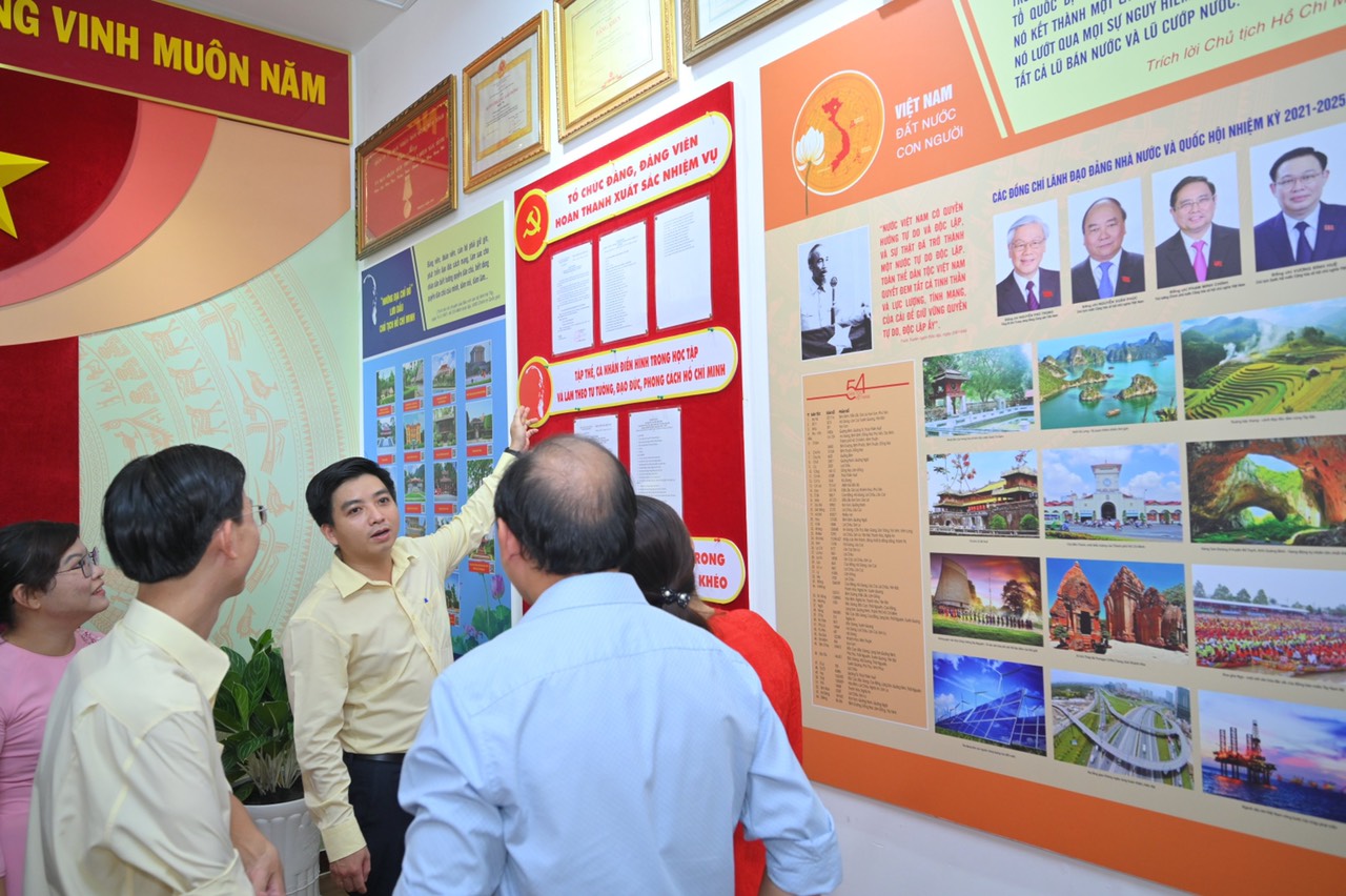 Phường 1: Tổ chức lễ khánh thành công trình “Không gian văn hoá Hồ Chí Minh”