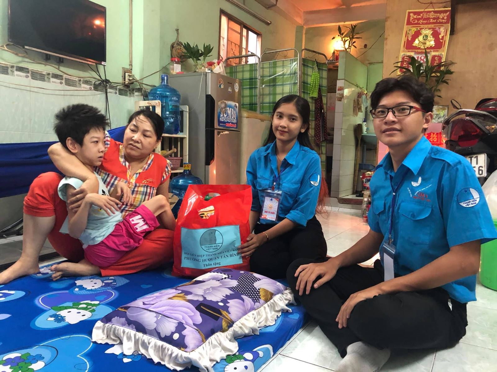 Phường 10: Tổ chức thăm hỏi và tặng quà các bạn thanh thiếu nhi khuyết tật trên địa bàn phường