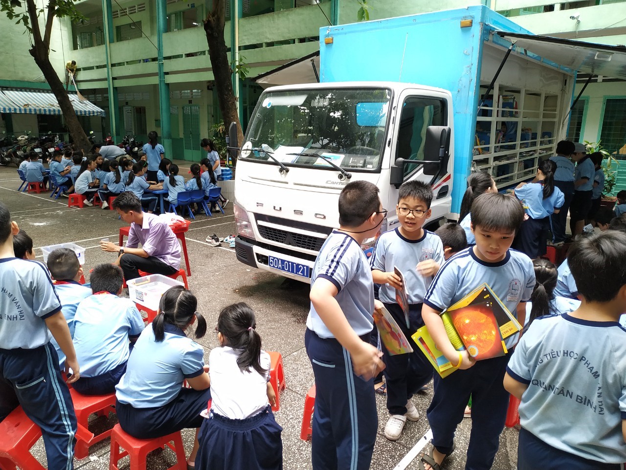 Thực hiện dự án “Thư viện thông minh lưu động” phục vụ đợt 03/2020