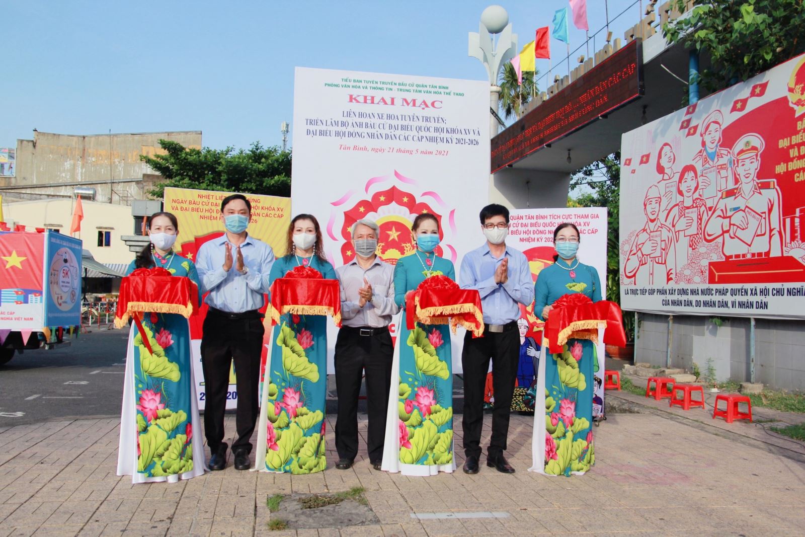 TRIỂN LÃM ẢNH: CHỦ ĐỀ “BẦU CỬ ĐẠI BIỂU QUỐC HỘI VÀ ĐẠI BIỂU HĐND - MỖI LÁ PHIẾU GỬI GẮM NIỀM TIN VÀ HY VỌNG”