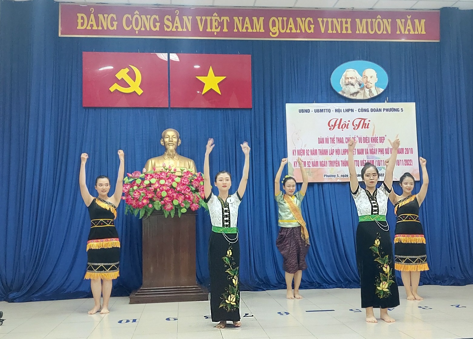 Phường 5: Tổ chức hội thi múa dân vũ thể thao chào mừng kỷ niệm 92 năm thành lập Hội Liên hiệp Phụ nữ Việt Nam và Ngày Phụ nữ Việt Nam 20/10