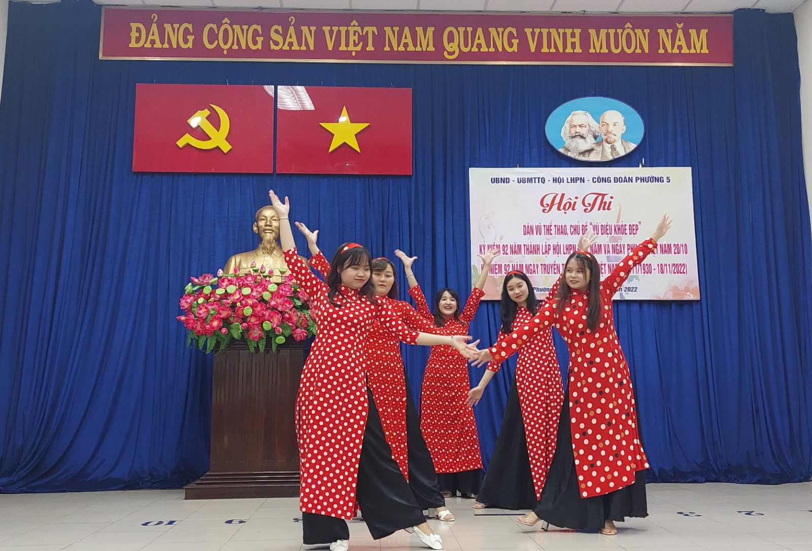 Phường 5: Tổ chức hội thi múa dân vũ thể thao chào mừng kỷ niệm 92 năm thành lập Hội Liên hiệp Phụ nữ Việt Nam và Ngày Phụ nữ Việt Nam 20/10