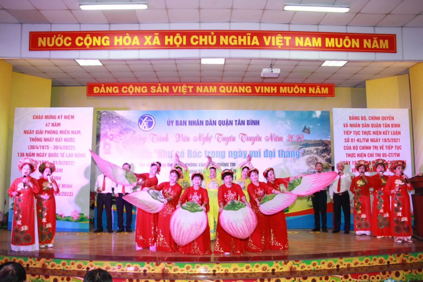 TỔ CHỨC CHƯƠNG TRÌNH VĂN NGHỆ TUYÊN TRUYỀN (đêm thứ nhất)