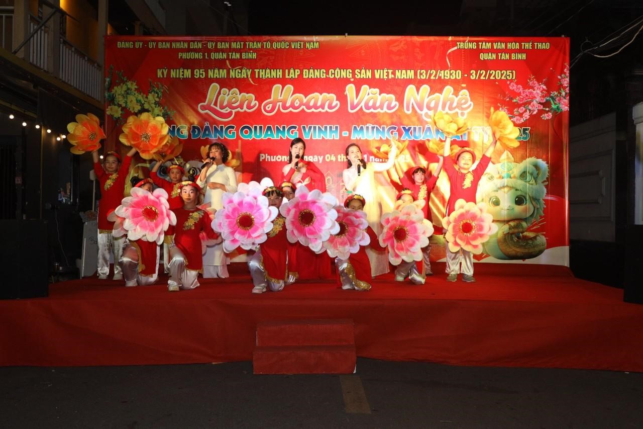 Phường 1: Tổ chức Liên hoan văn nghệ “Mừng Đảng quang vinh, Mừng Xuân Ất Tỵ” năm 2025