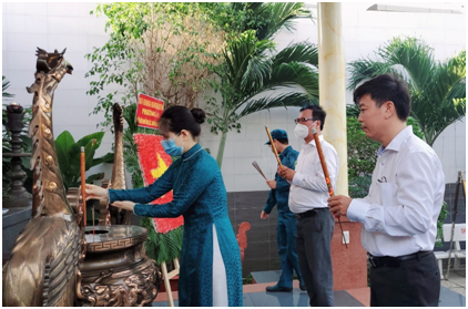 Phường 11: Tổ chức lễ dâng hương, dâng hoa nhân dịp kỷ niệm 93 năm ngày thành lập Đảng Cộng sản Việt Nam (3/2/1930-3/2/2023)