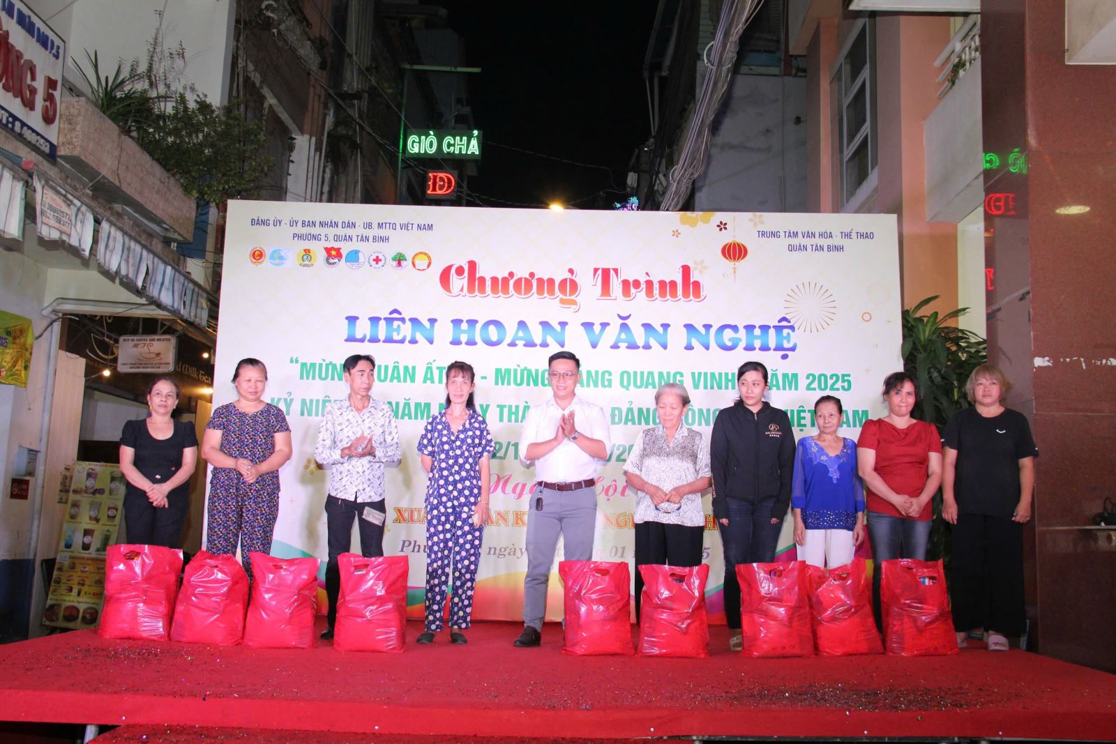 Phường 5: Tổ chức sôi nổi các hoạt động tại Ngày hội “Mừng Xuân Ất Tỵ - Mừng Đảng quang vinh” năm 2025